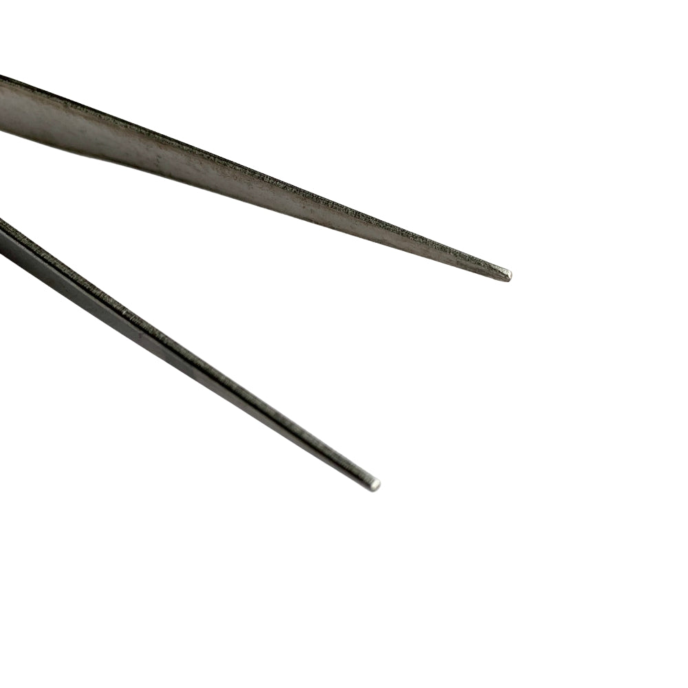 Lähikuva: Neulakärkiset pinsetit – 15 cm