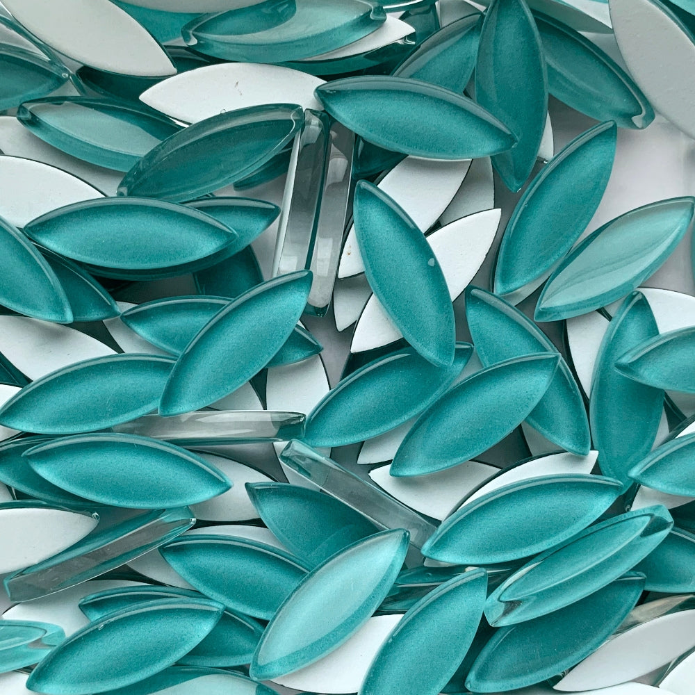 Medium Petals Bright Aqua