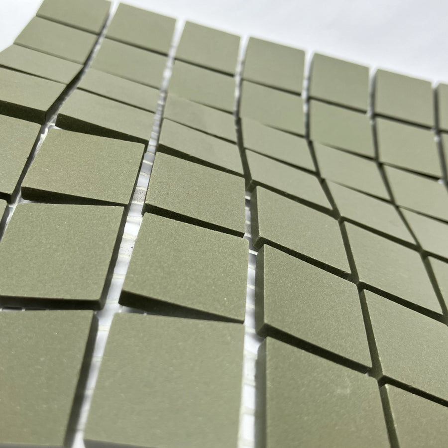 Winckelmans Vert Australien – mattapintaiset 20x20 mm mosaiikkilaatat verkkoon kiinnitettyinä
