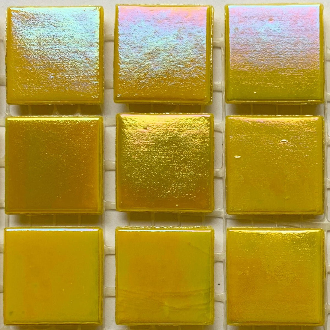 Verre Mosaique - glass mosaic -Glasmosaik-glasmozaïek-Glasmozaiek Iriserend 20mm Citrien - mosaicshop