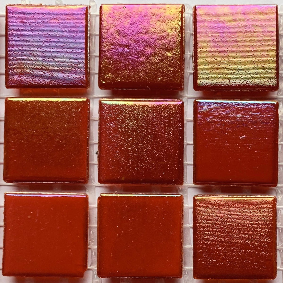Verre Mosaique - glass mosaic -Glasmosaik-glasmozaïek-Glasmozaiek Iriserend 20mm Robijnrood - mosaicshop