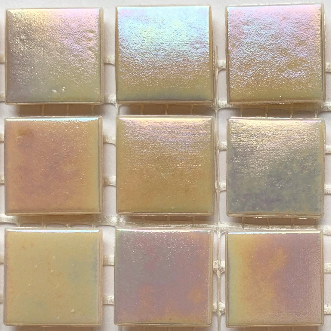 Irisoiva lasimosaiikki 20mm vaaleanpunainen - mosaicshop
