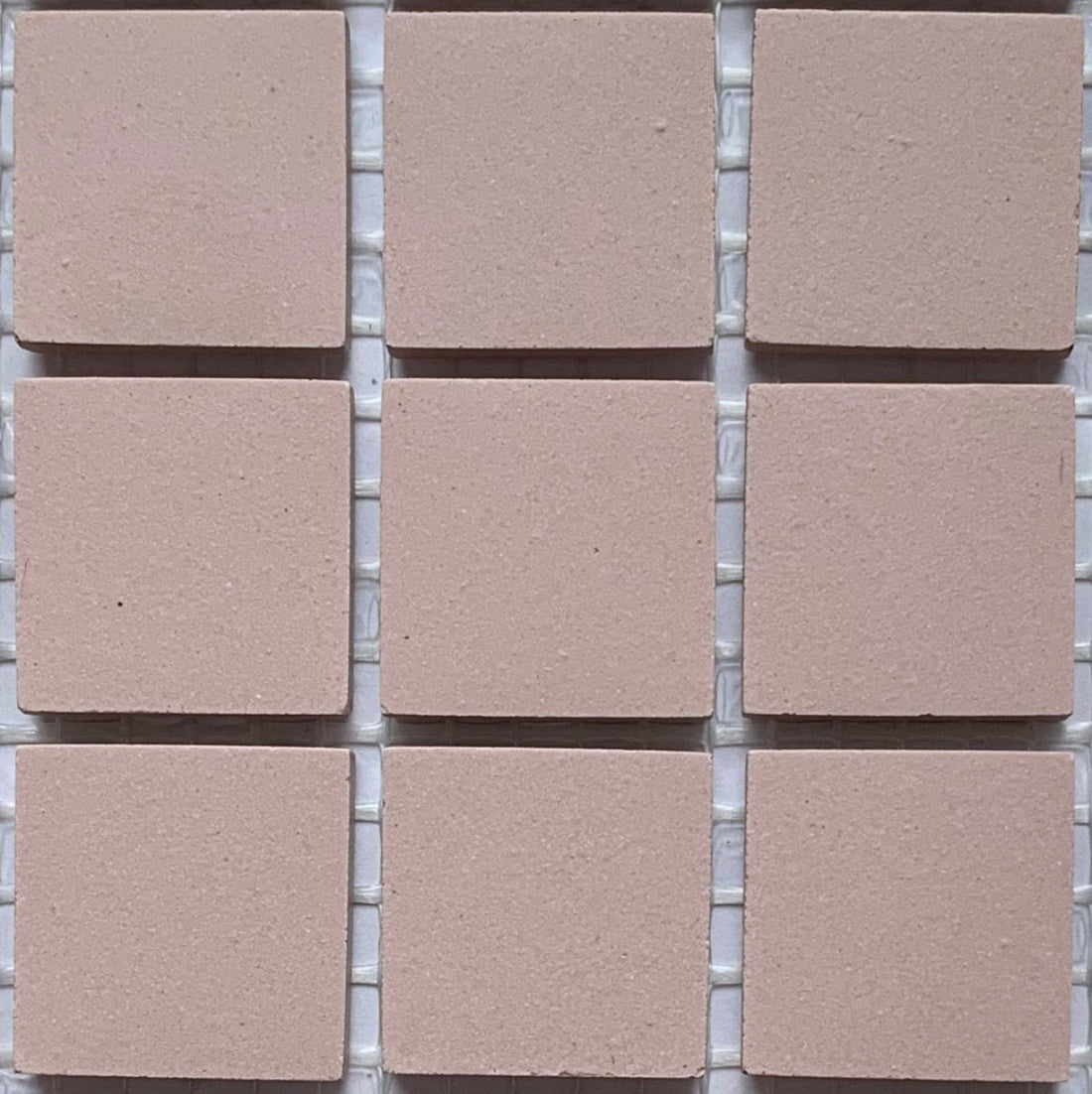 Winckelmans Rose – matt 20x20 mm mosaic tiles on mesh